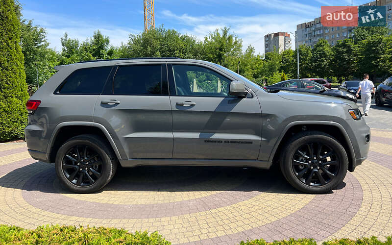 Внедорожник / Кроссовер Jeep Grand Cherokee 2020 в Львове