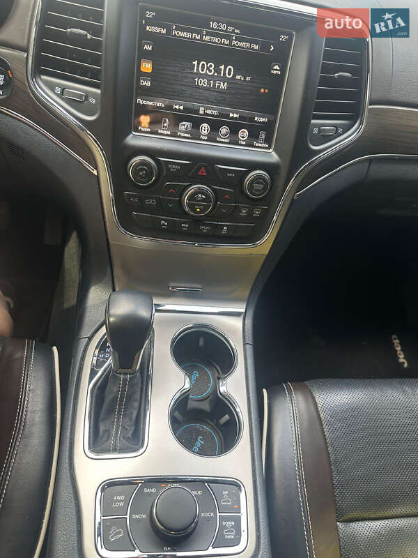 Внедорожник / Кроссовер Jeep Grand Cherokee 2017 в Киеве фото 13 Внедорожник / Кроссовер Jeep Grand Cherokee 2017 в Киеве