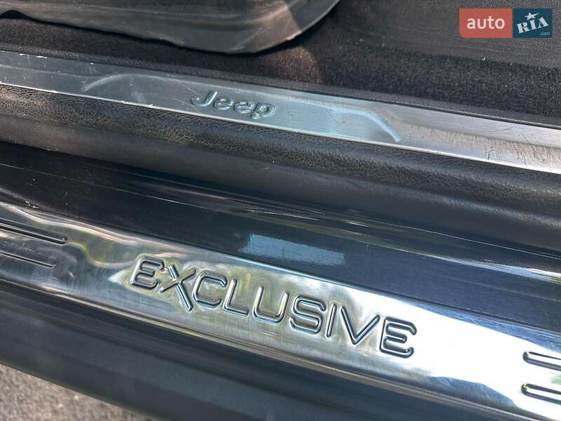 Внедорожник / Кроссовер Jeep Grand Cherokee 2012 в Киеве