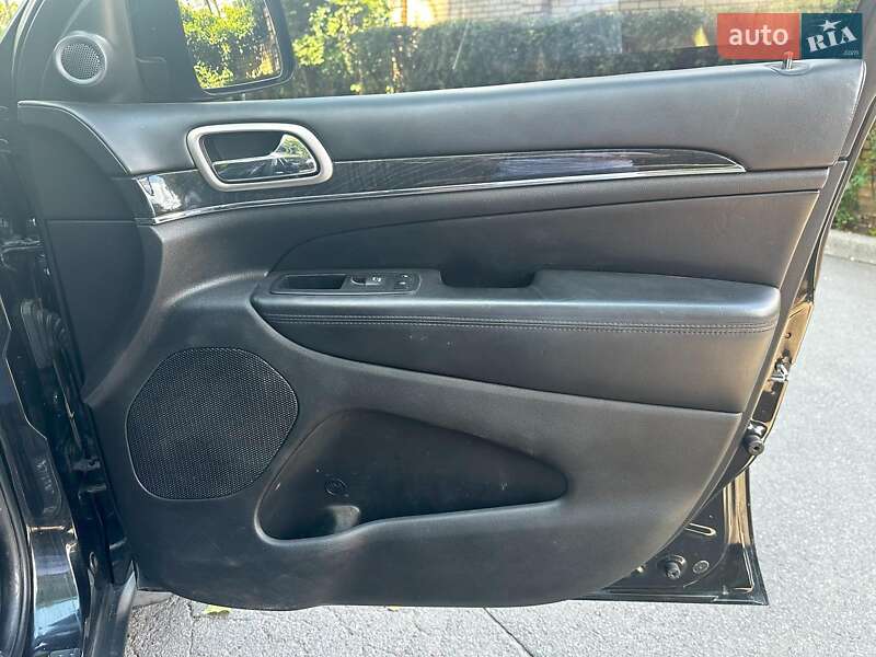 Внедорожник / Кроссовер Jeep Grand Cherokee 2012 в Киеве