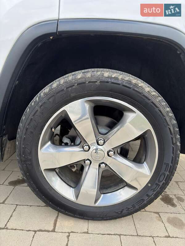 Внедорожник / Кроссовер Jeep Grand Cherokee 2014 в Ужгороде