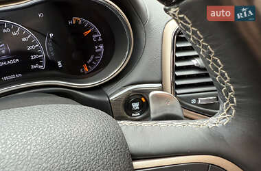 Внедорожник / Кроссовер Jeep Grand Cherokee 2015 в 