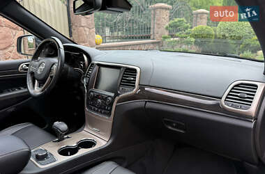Внедорожник / Кроссовер Jeep Grand Cherokee 2015 в 