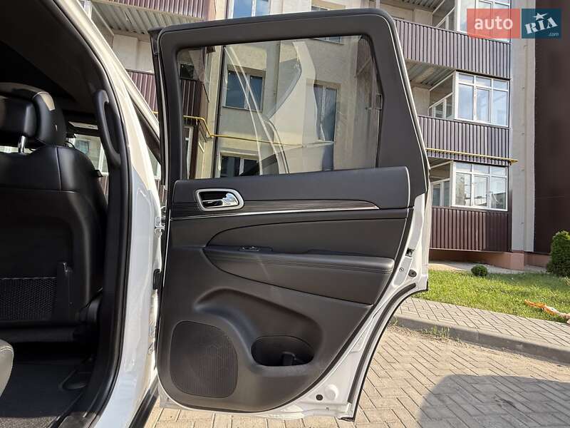 Внедорожник / Кроссовер Jeep Grand Cherokee 2021 в Ромнах