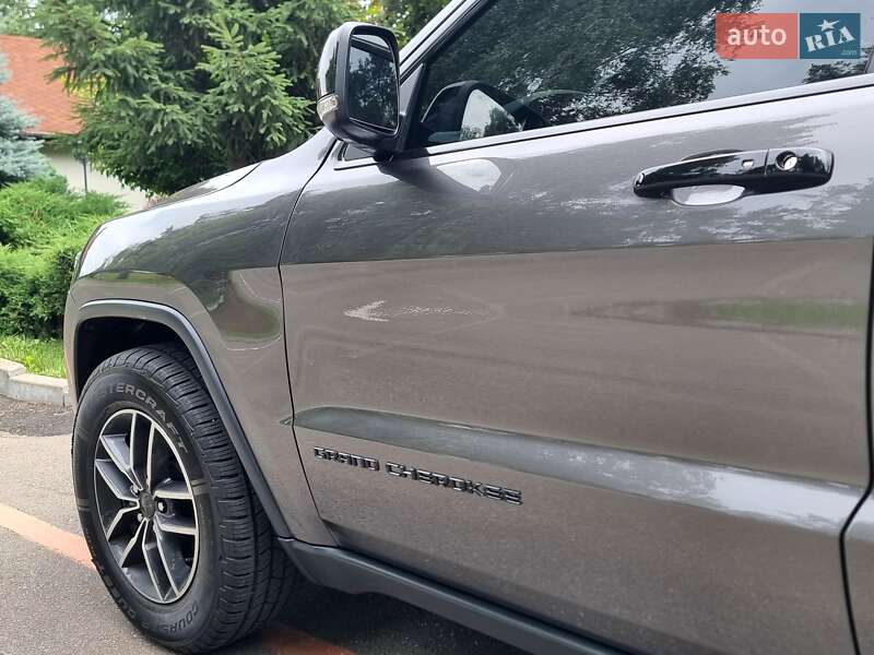 Внедорожник / Кроссовер Jeep Grand Cherokee 2018 в Киеве