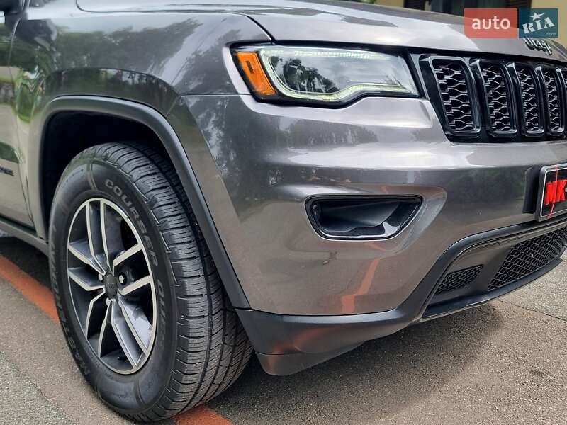Внедорожник / Кроссовер Jeep Grand Cherokee 2018 в Киеве