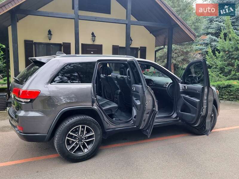 Внедорожник / Кроссовер Jeep Grand Cherokee 2018 в Киеве