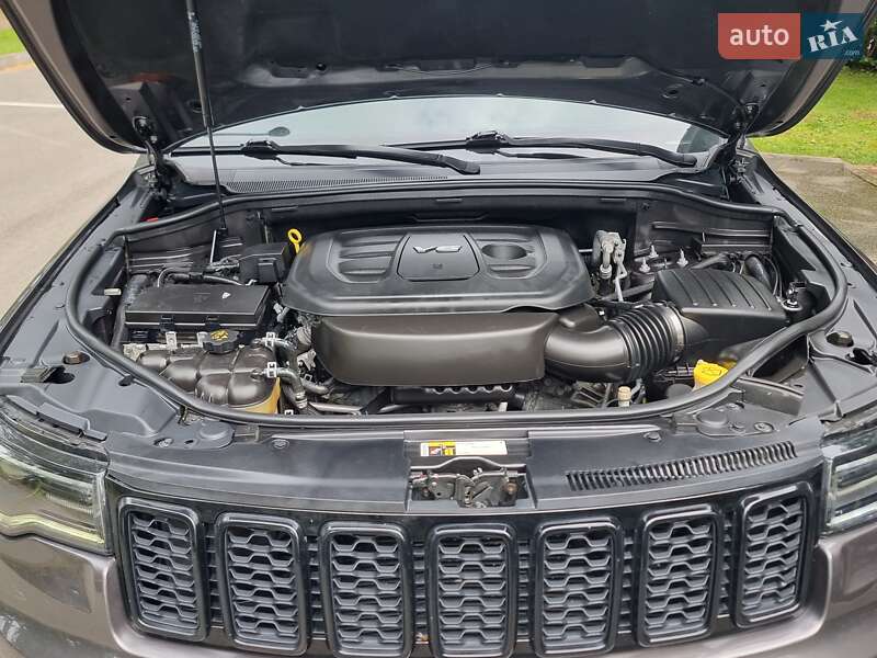 Внедорожник / Кроссовер Jeep Grand Cherokee 2018 в Киеве