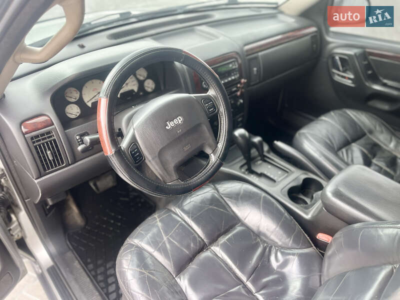 Внедорожник / Кроссовер Jeep Grand Cherokee 2004 в Владимире