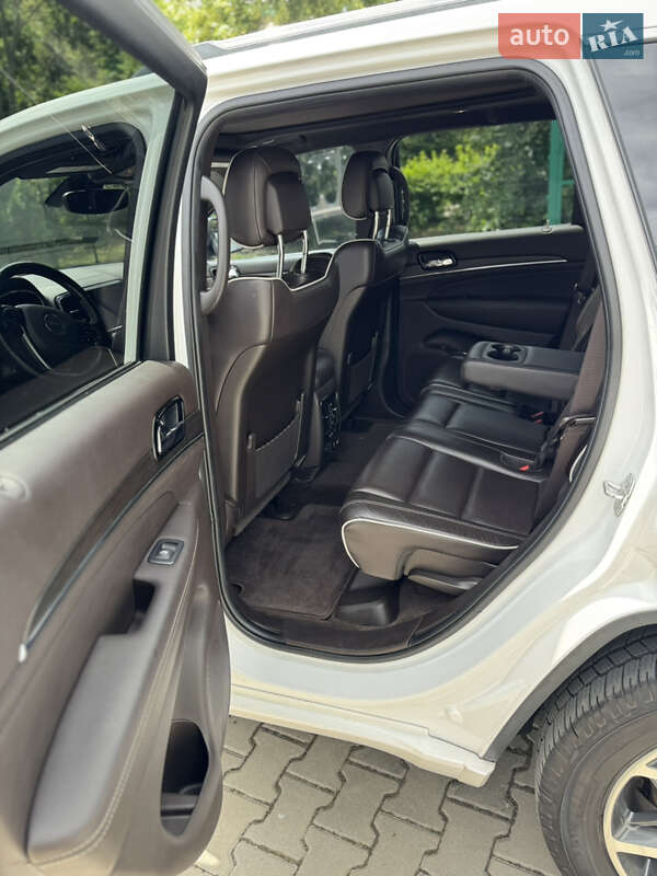 Внедорожник / Кроссовер Jeep Grand Cherokee 2019 в Киеве фото 9 Внедорожник / Кроссовер Jeep Grand Cherokee 2019 в Киеве