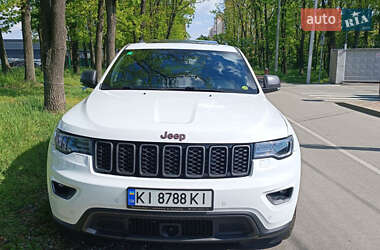 Позашляховик / Кросовер Jeep Grand Cherokee 2017 в 