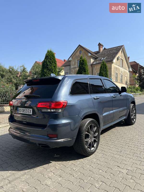 Позашляховик / Кросовер Jeep Grand Cherokee 2020 в Чернівцях