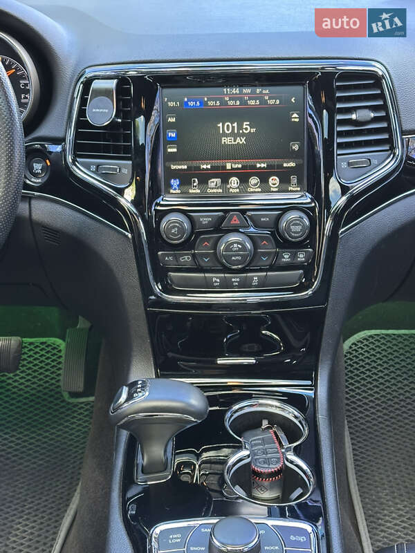 Внедорожник / Кроссовер Jeep Grand Cherokee 2015 в Киеве