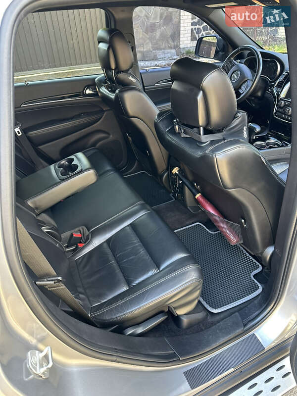 Внедорожник / Кроссовер Jeep Grand Cherokee 2015 в Киеве