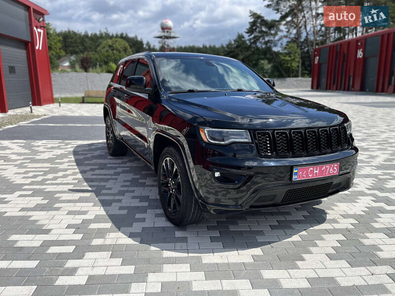 Внедорожник / Кроссовер Jeep Grand Cherokee 2020 в Львове