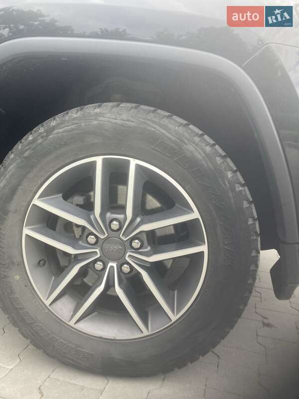 Позашляховик / Кросовер Jeep Grand Cherokee 2020 в Києві