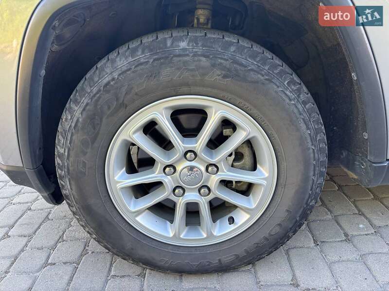 Внедорожник / Кроссовер Jeep Grand Cherokee 2018 в Львове