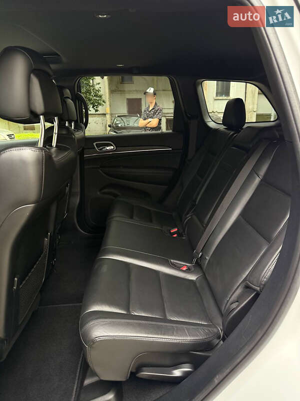 Внедорожник / Кроссовер Jeep Grand Cherokee 2019 в Ромнах фото 15 Внедорожник / Кроссовер Jeep Grand Cherokee 2019 в Ромнах