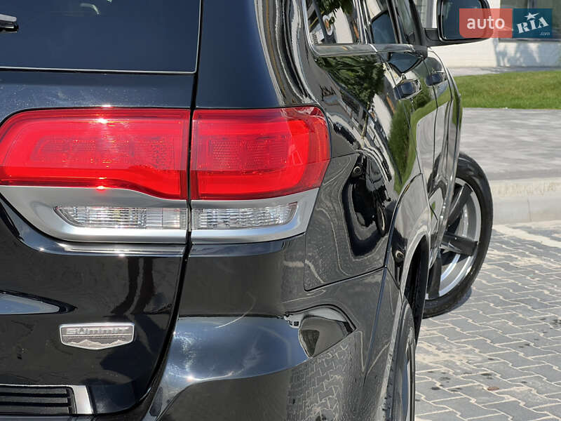 Внедорожник / Кроссовер Jeep Grand Cherokee 2017 в Киеве