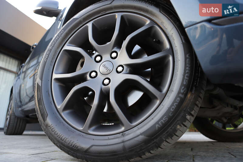 Внедорожник / Кроссовер Jeep Grand Cherokee 2020 в Дрогобыче