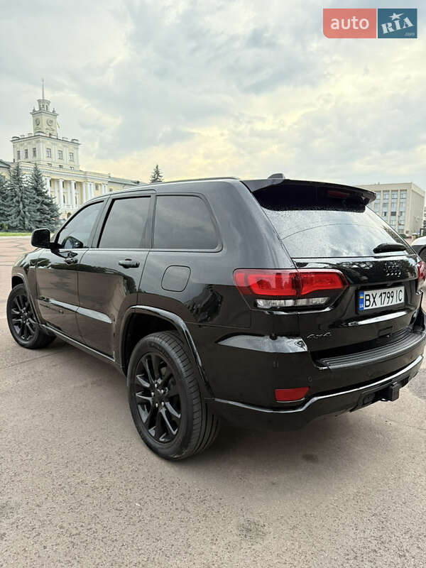 Внедорожник / Кроссовер Jeep Grand Cherokee 2022 в Хмельницком