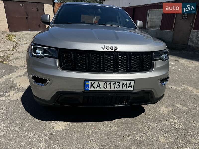 Внедорожник / Кроссовер Jeep Grand Cherokee 2015 в Киеве