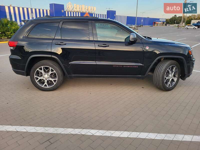 Внедорожник / Кроссовер Jeep Grand Cherokee 2020 в Киеве