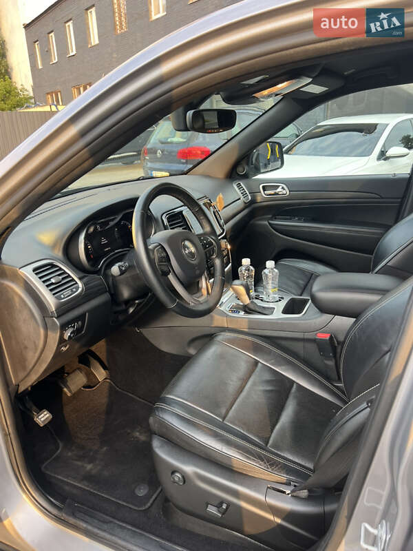 Внедорожник / Кроссовер Jeep Grand Cherokee 2019 в Киеве фото 18 Внедорожник / Кроссовер Jeep Grand Cherokee 2019 в Киеве
