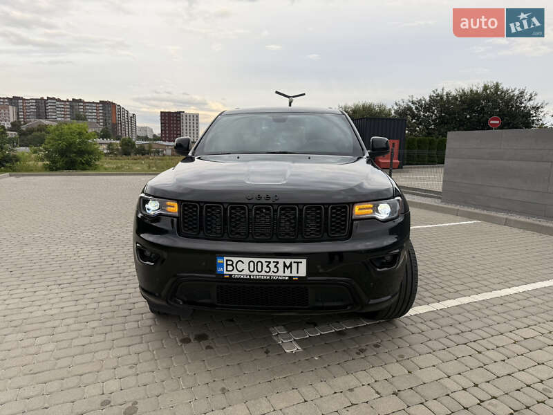 Внедорожник / Кроссовер Jeep Grand Cherokee 2017 в Львове