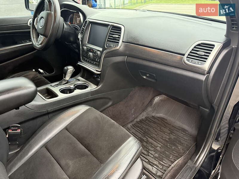 Внедорожник / Кроссовер Jeep Grand Cherokee 2017 в Львове