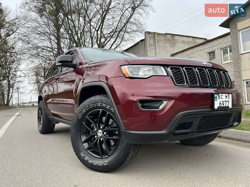 Внедорожник / Кроссовер Jeep Grand Cherokee 2017 в Львове