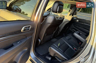 Позашляховик / Кросовер Jeep Grand Cherokee 2011 в 