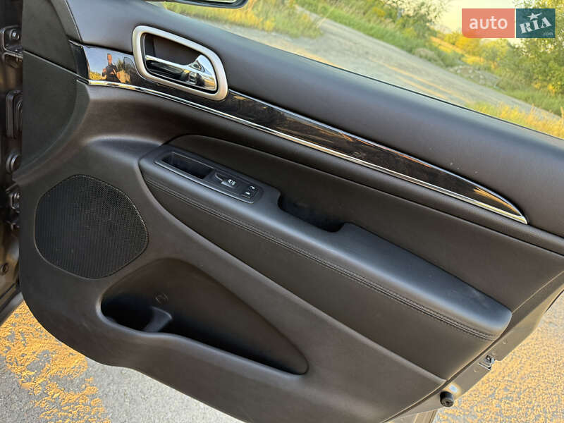 Внедорожник / Кроссовер Jeep Grand Cherokee 2011 в Киеве