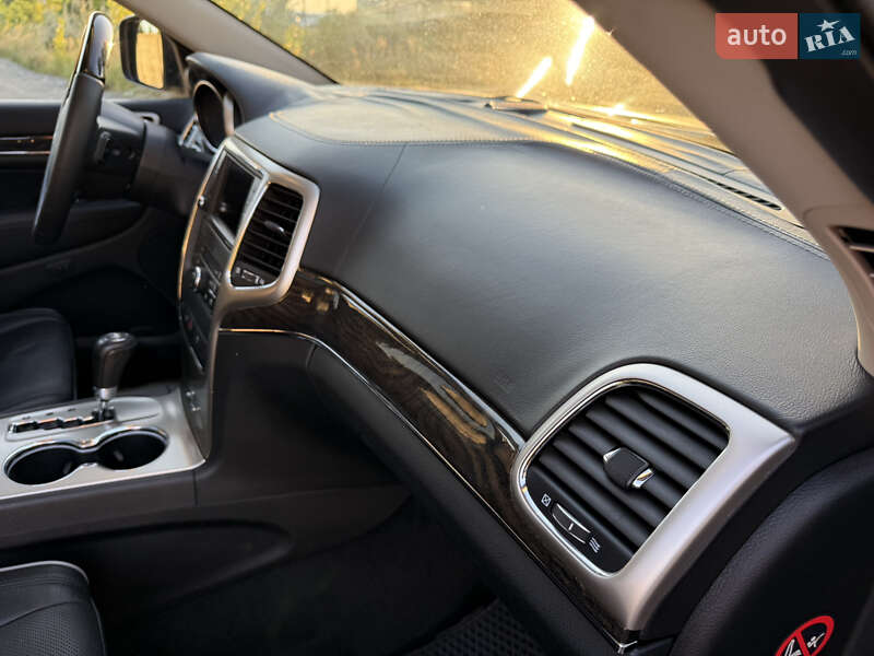 Внедорожник / Кроссовер Jeep Grand Cherokee 2011 в Киеве