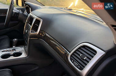 Позашляховик / Кросовер Jeep Grand Cherokee 2011 в 