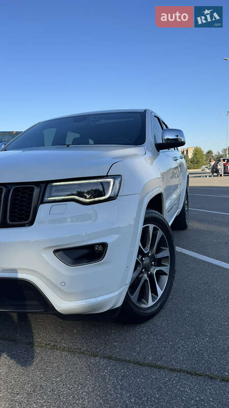 Внедорожник / Кроссовер Jeep Grand Cherokee 2016 в Киеве