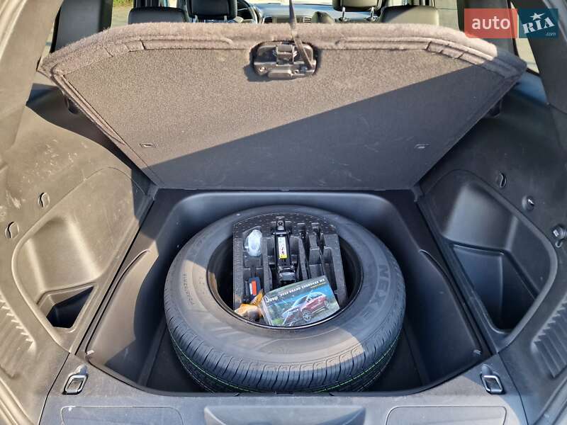 Внедорожник / Кроссовер Jeep Grand Cherokee 2022 в Харькове