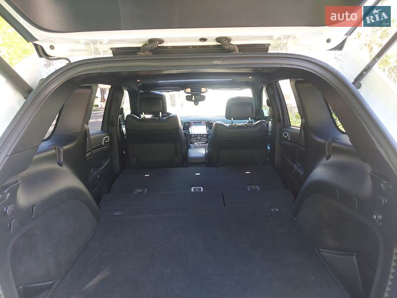 Внедорожник / Кроссовер Jeep Grand Cherokee 2020 в Киеве фото 17 Внедорожник / Кроссовер Jeep Grand Cherokee 2020 в Киеве