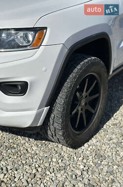 Внедорожник / Кроссовер Jeep Grand Cherokee 2015 в 