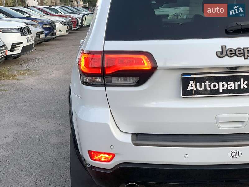 Внедорожник / Кроссовер Jeep Grand Cherokee 2016 в Виннице