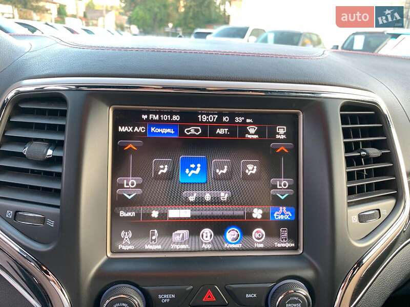 Внедорожник / Кроссовер Jeep Grand Cherokee 2016 в Виннице