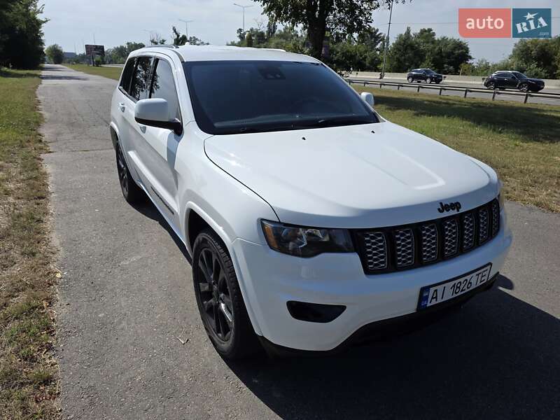 Внедорожник / Кроссовер Jeep Grand Cherokee 2018 в Киеве