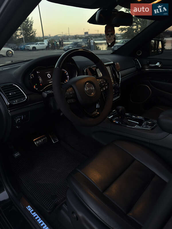 Внедорожник / Кроссовер Jeep Grand Cherokee 2016 в Киеве