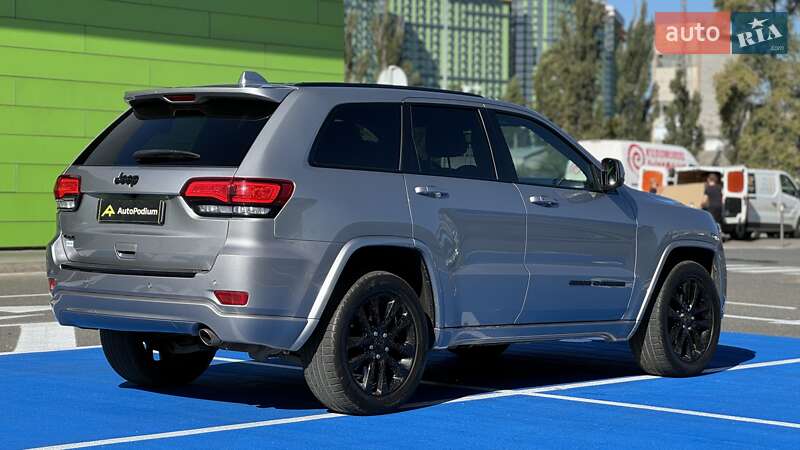 Позашляховик / Кросовер Jeep Grand Cherokee 2017 в Києві