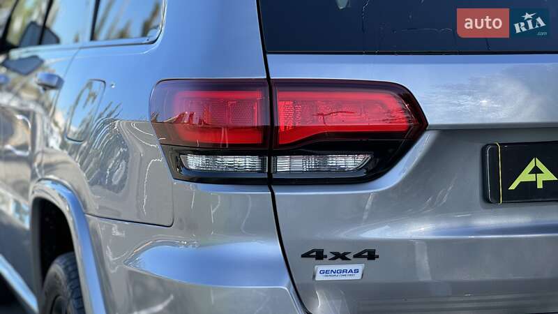 Позашляховик / Кросовер Jeep Grand Cherokee 2017 в Києві