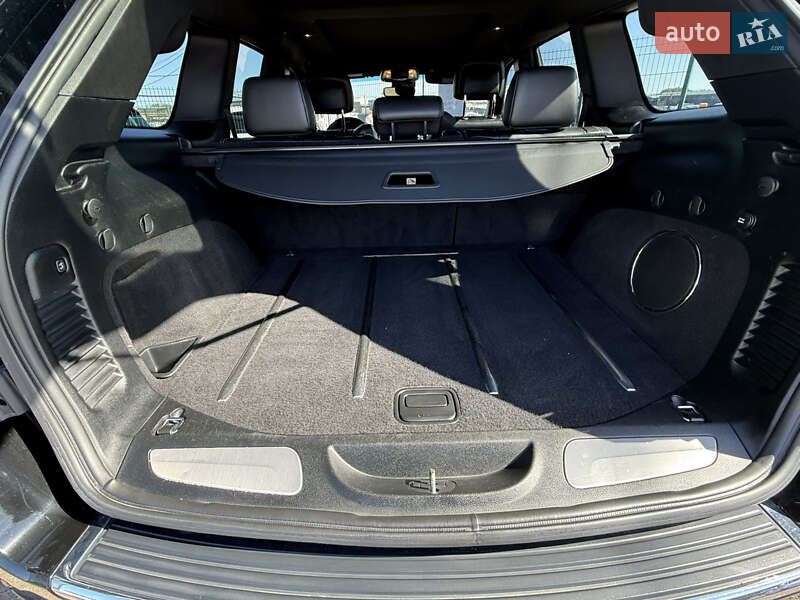 Внедорожник / Кроссовер Jeep Grand Cherokee 2017 в Киеве