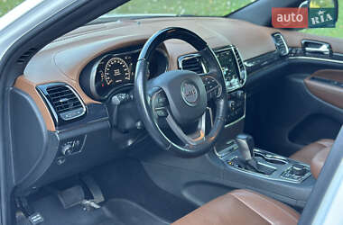 Внедорожник / Кроссовер Jeep Grand Cherokee 2020 в 