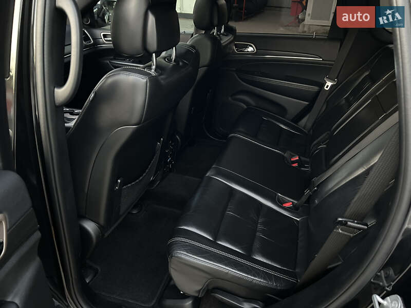 Позашляховик / Кросовер Jeep Grand Cherokee 2016 в Києві