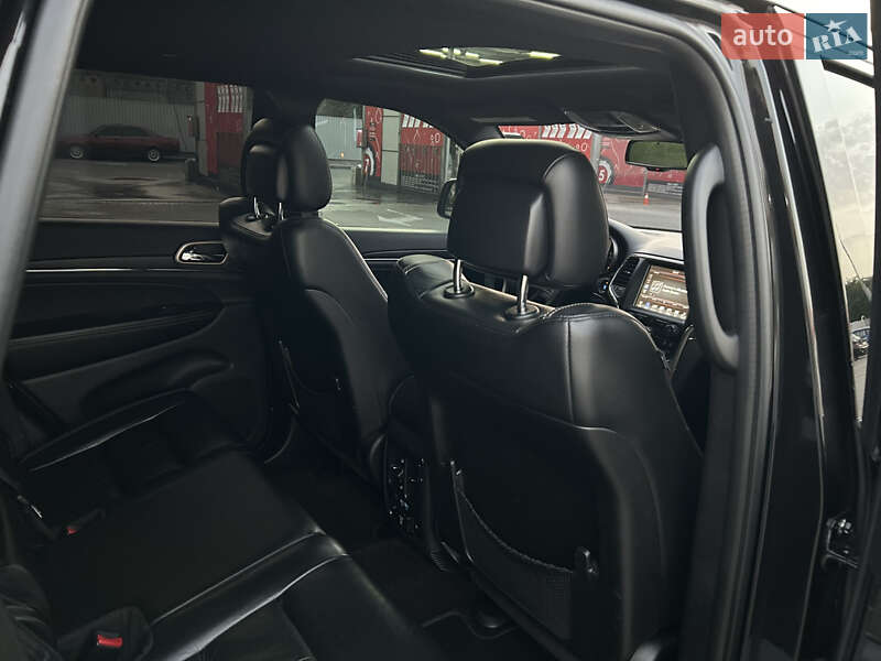 Позашляховик / Кросовер Jeep Grand Cherokee 2016 в Києві