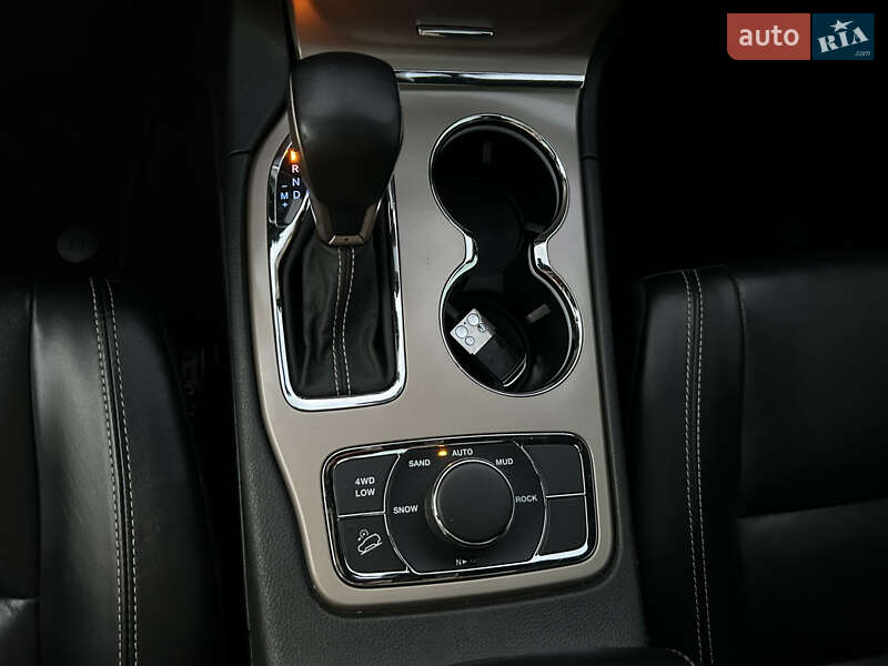 Позашляховик / Кросовер Jeep Grand Cherokee 2016 в Києві